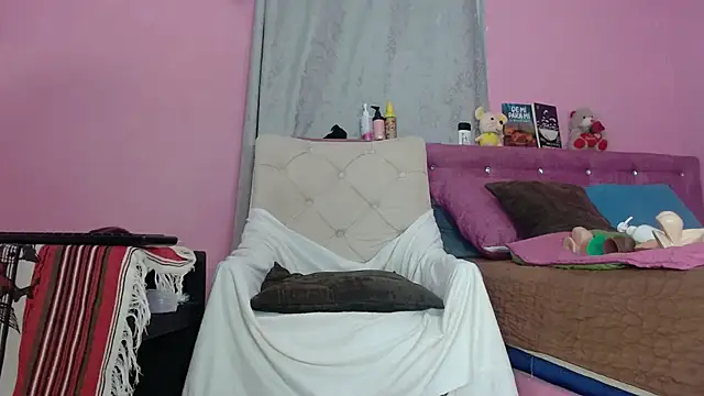 KeillyDiaz online show from 2, 12, 2024