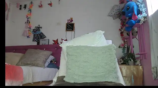 KeillyDiaz online show from 6, 7, 2026