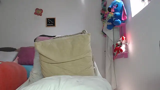 KeillyDiaz online show from 7, 8, 2026