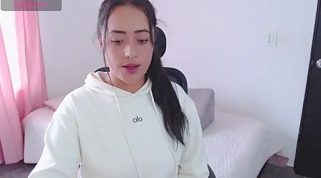 jjulietha95 online show from 1, 3, 2025