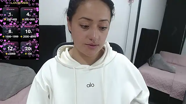 jjulietha95 online show from 23, 10, 2025