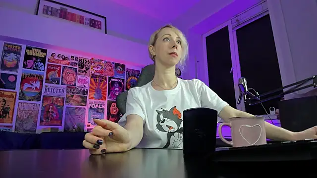 LylithSkye online show from 9, 1, 2025