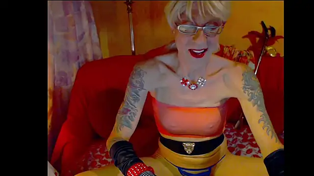 Snapshot of cuxladyboy chatting on 27, 12, 2024 cuxladyboy online show from 27, 12, 2024