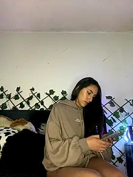 Snapshot of FrancellyHot chatting on 9, 10, 2025 FrancellyHot online show from 9, 10, 2025