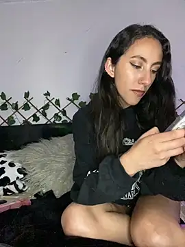 Snapshot of FrancellyHot chatting on 14, 10, 2025 FrancellyHot online show from 14, 10, 2025