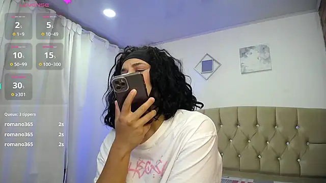 zoe alanaa online show from 10, 3, 2025