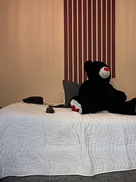  Shara Handal  online show from 26, 2, 2025