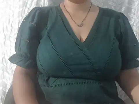 cute-priy online show from 3, 5, 2026