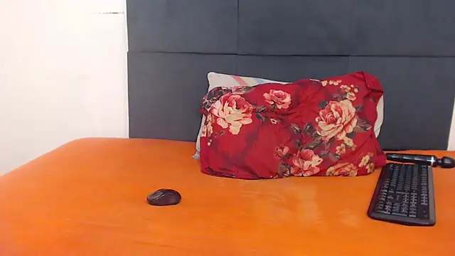 Snapshot of CANDY-X-LOVE-xx chatting on 20, 12, 2024 CANDY-X-LOVE-xx online show from 20, 12, 2024