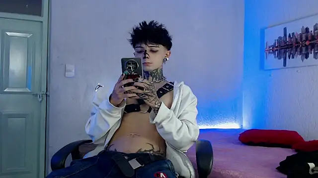 Snapshot of Andy_bapho chatting on 2, 12, 2024 Andy bapho online show from 2, 12, 2024