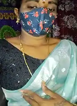 Snapshot of anisha91 chatting on 9, 10, 2025 anisha91 online show from 9, 10, 2025