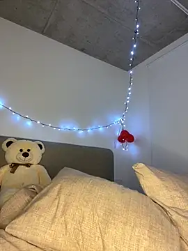  urbestie  online show from 8, 2, 2026