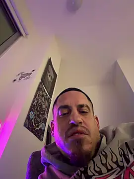 juicyj1311 online show from 15, 4, 2026