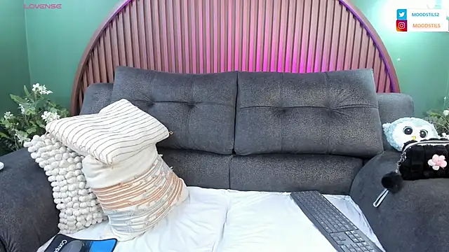 shannel  queen online show from 9, 2, 2026