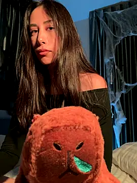 Sophiehii online show from 4, 11, 2025