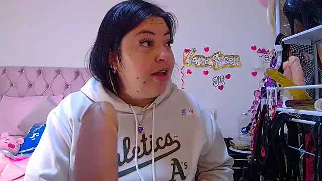 lanaqueen699 online show from 6, 5, 2026