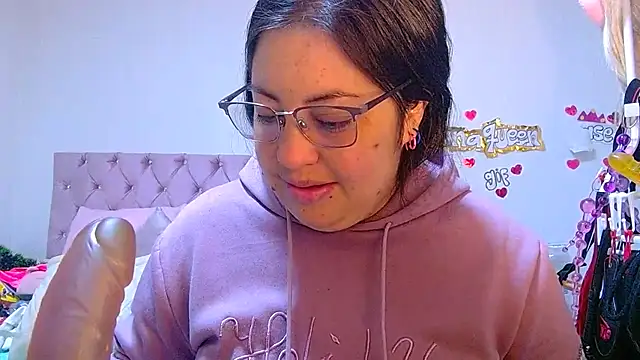 lanaqueen699 online show from 7, 5, 2026