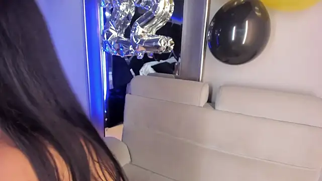 Larabrooks online show from 2, 7, 2026