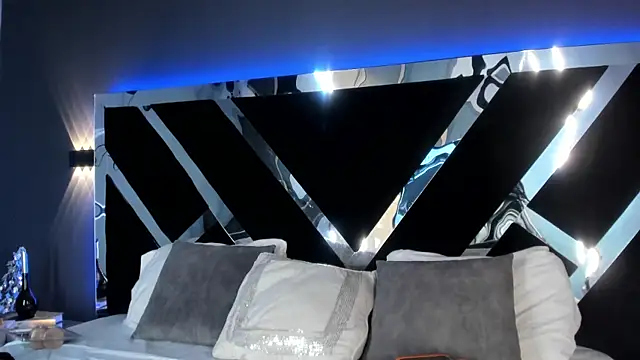 Larabrooks online show from 29, 7, 2026