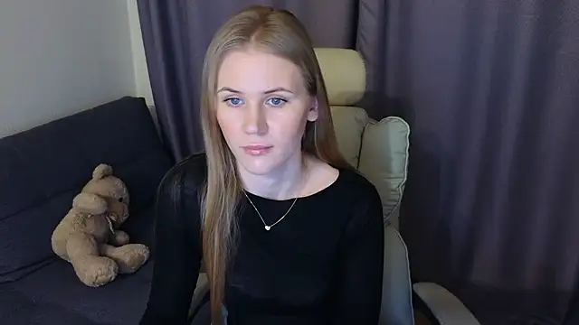 Snapshot of IsabelAllen chatting on 3, 12, 2024 IsabelAllen online show from 3, 12, 2024