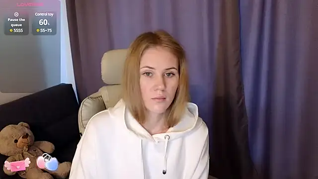 Snapshot of IsabelAllen chatting on 4, 12, 2024 IsabelAllen online show from 4, 12, 2024