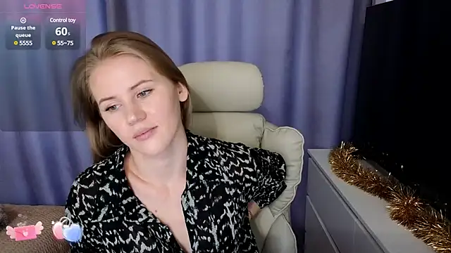 Snapshot of IsabelAllen chatting on 20, 12, 2024 IsabelAllen online show from 20, 12, 2024