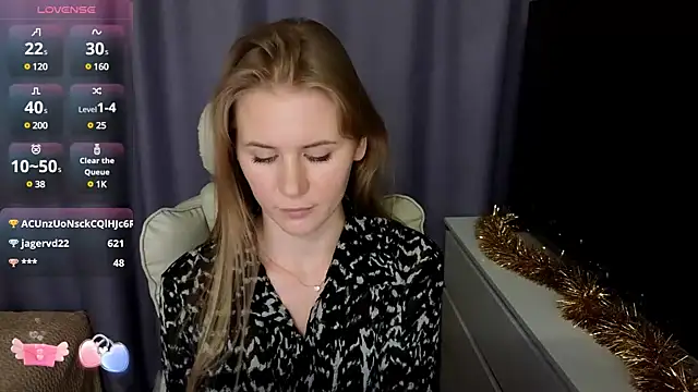 Snapshot of IsabelAllen chatting on 20, 12, 2024 IsabelAllen online show from 20, 12, 2024