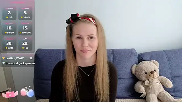 Snapshot of IsabelAllen chatting on 5, 3, 2025 IsabelAllen online show from 5, 3, 2025