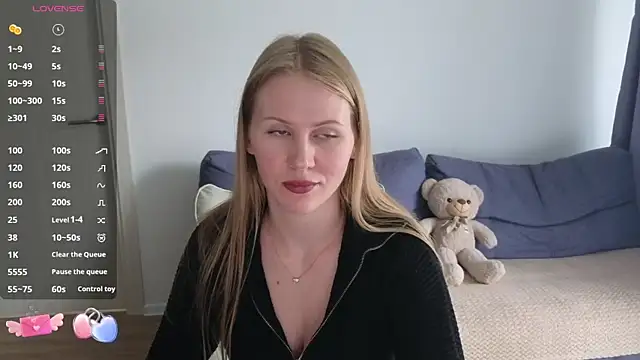 Snapshot of IsabelAllen chatting on 15, 9, 2025 IsabelAllen online show from 15, 9, 2025