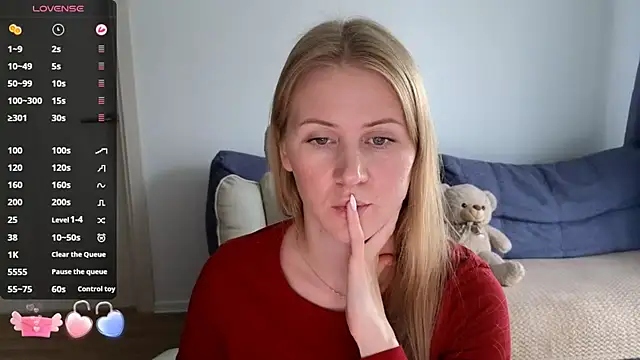 Snapshot of IsabelAllen chatting on 16, 9, 2025 IsabelAllen online show from 16, 9, 2025