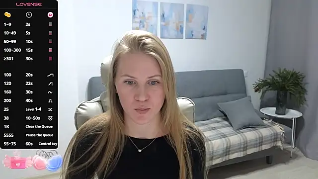 Snapshot of IsabelAllen chatting on 23, 12, 2025 IsabelAllen online show from 23, 12, 2025