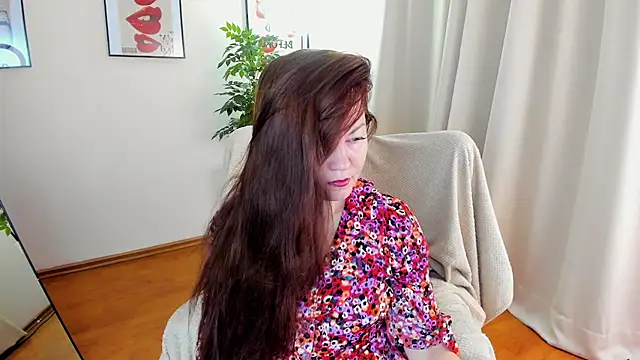 VanessaSmuth online show from 5, 10, 2025