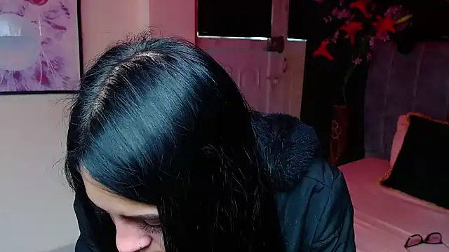 Violettasquirt online show from 5, 12, 2025