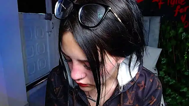 Violettasquirt online show from 29, 4, 2026