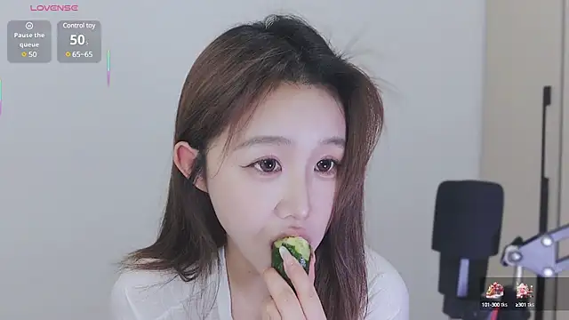 Hazel-11 online show from 19, 2, 2025