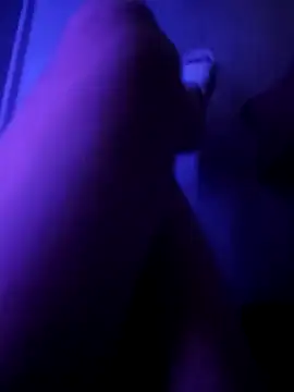 red red00 online show from 17, 3, 2025