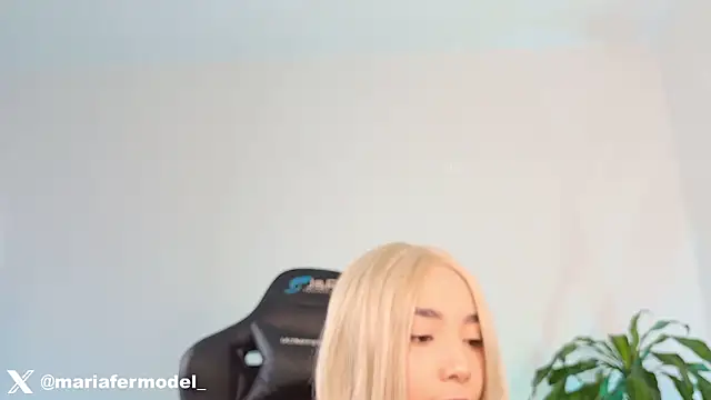 Mariafer05 online show from 14, 7, 2026