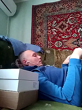 Pineapple04 online show from 2, 10, 2025