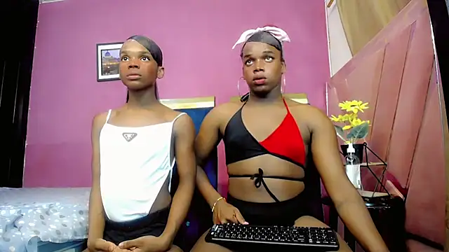 Snapshot of exoti_more chatting on 10, 1, 2025 exoti more online show from 10, 1, 2025