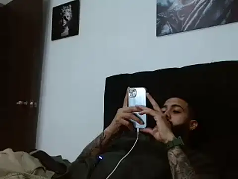 Snapshot of Hendry_ chatting on 25, 12, 2024 Hendry online show from 25, 12, 2024