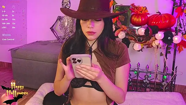 Soffimoon  online show from 18, 10, 2025