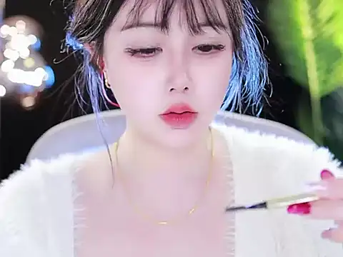 Qiaoqiao  online show from 15, 3, 2025