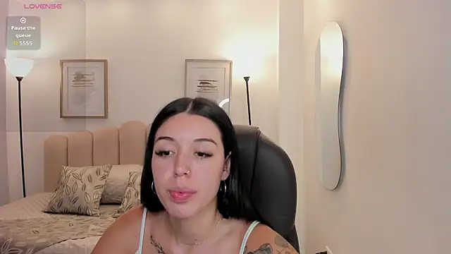 Snapshot of zoee_jackson chatting on 1, 8, 2026 zoee jackson online show from 1, 8, 2026