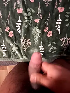 Snapshot of me_in chatting on 21, 12, 2025 me in online show from 21, 12, 2025