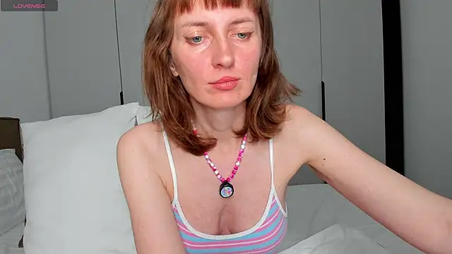 YourSexyNeighbour online show from 4, 5, 2026