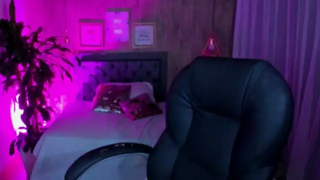 Snapshot of Xisu_ chatting on 19, 12, 2024 Xisu online show from 19, 12, 2024