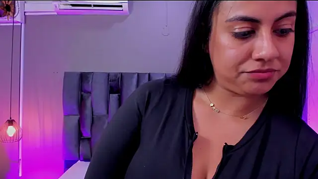 Snapshot of Xisu_ chatting on 6, 2, 2025 Xisu online show from 6, 2, 2025