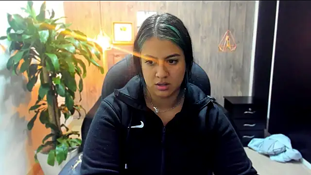 Snapshot of Xisu_ chatting on 19, 2, 2025 Xisu online show from 19, 2, 2025