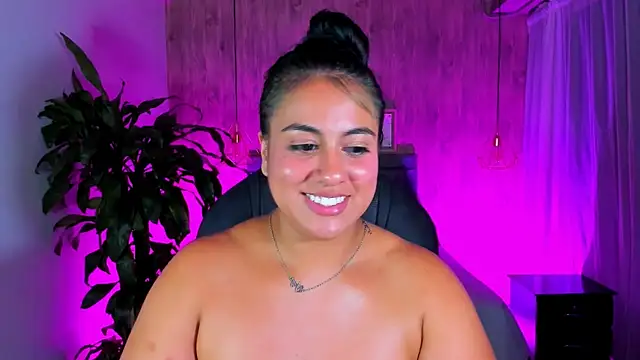 Snapshot of Xisu_ chatting on 22, 2, 2025 Xisu online show from 22, 2, 2025