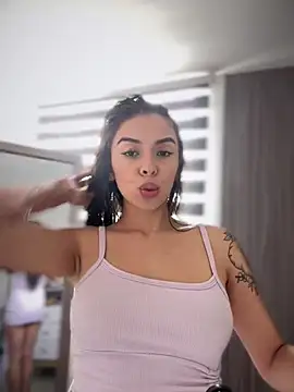 Snapshot of AmmyCollinsW chatting on 4, 2, 2025 AmmyCollinsW online show from 4, 2, 2025